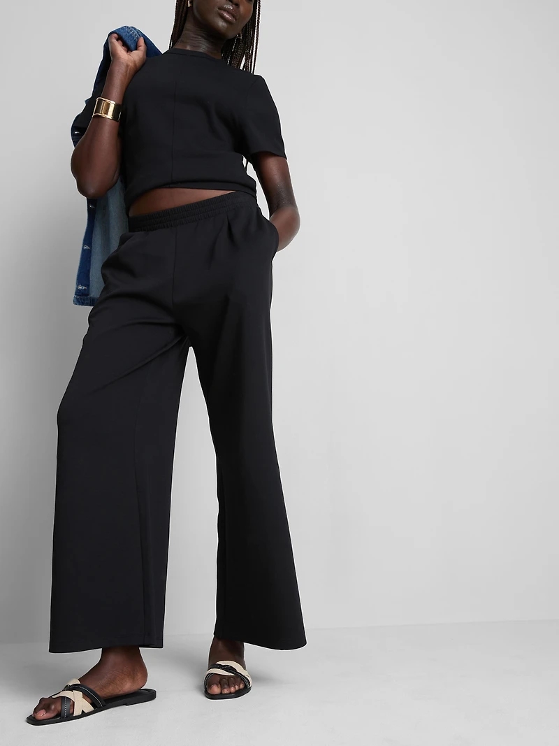 Cotton-Rich Wide-Leg Pleated Joggers