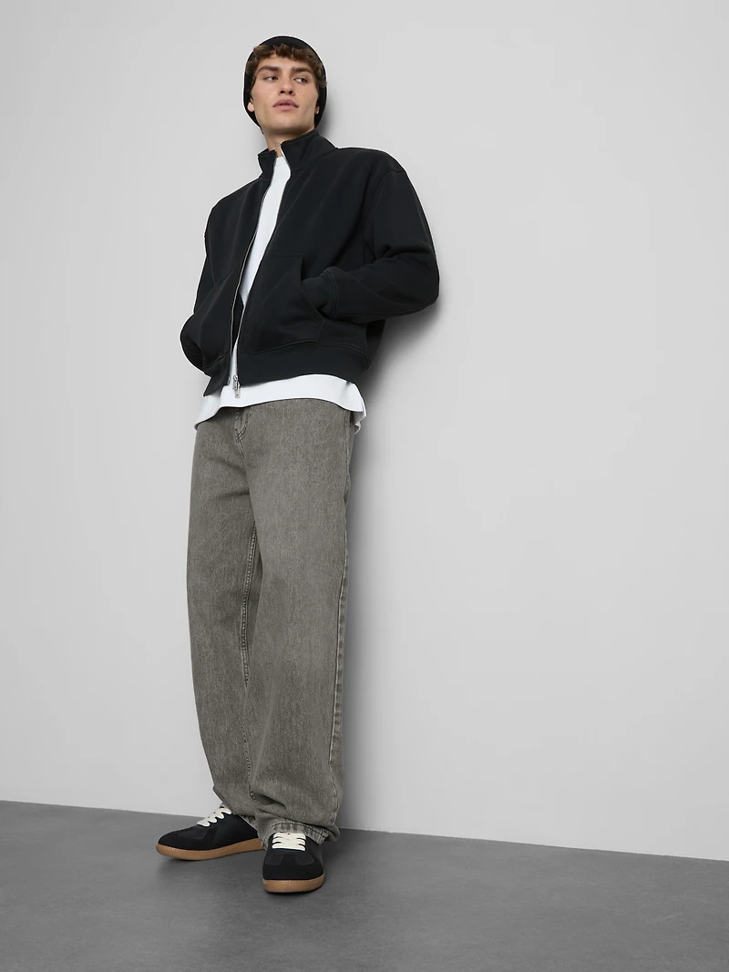 Mid-Rise Baggy Jeans