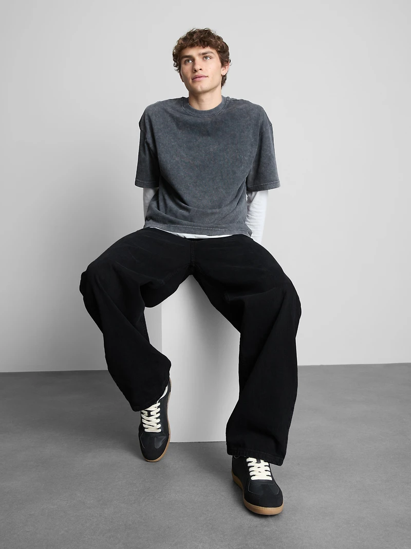 Mid-Rise Baggy Jeans