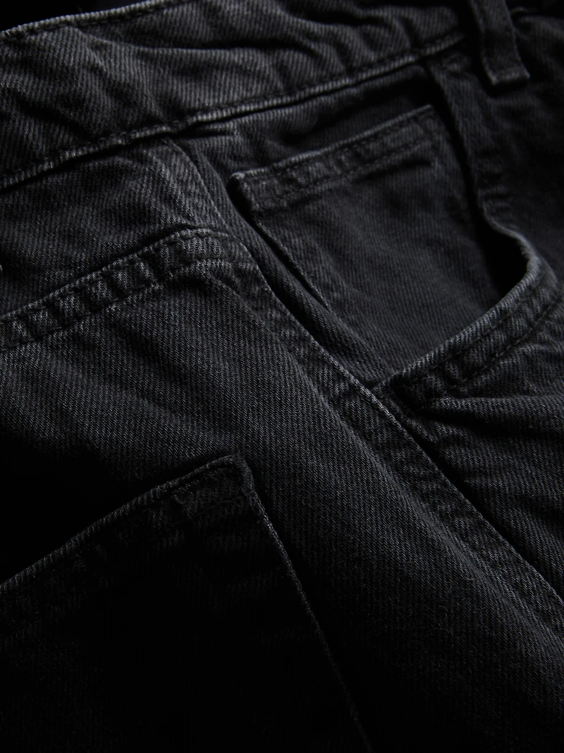 Mid-Rise Baggy Jeans