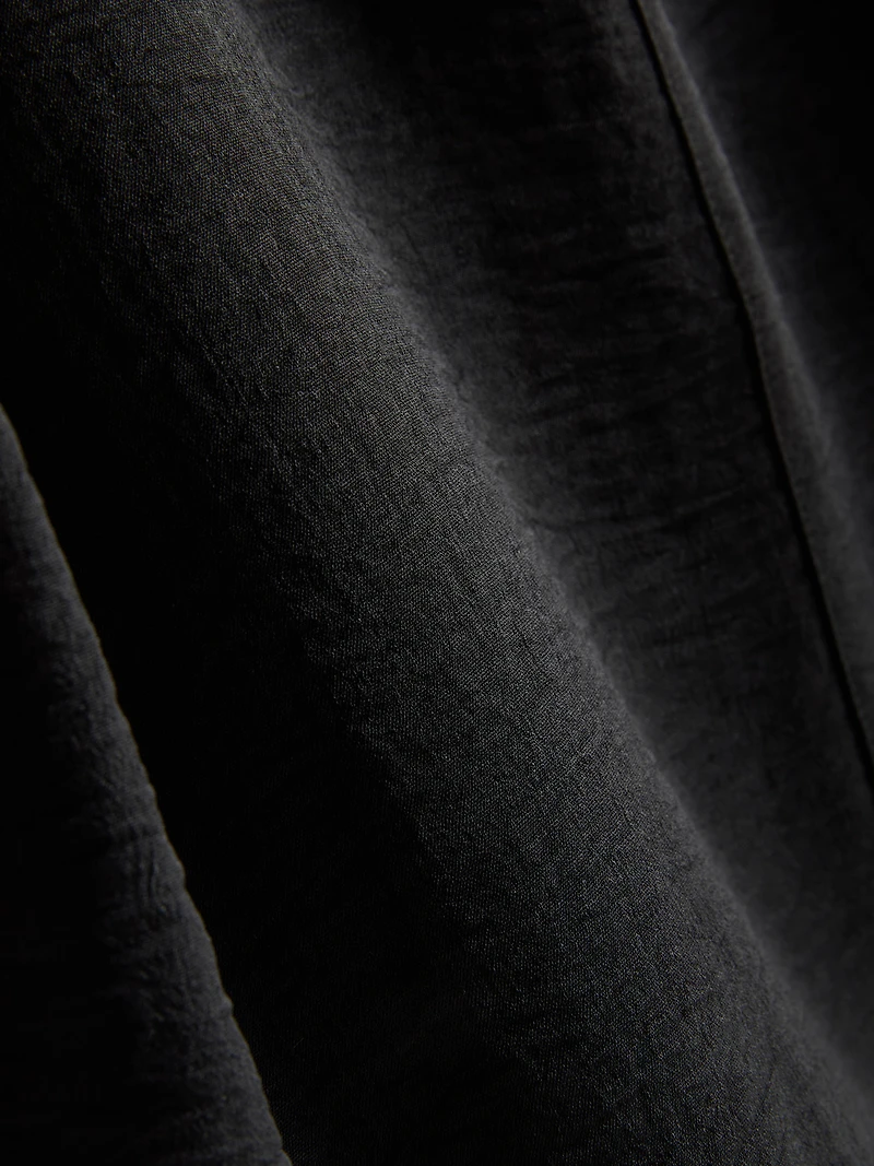 Relaxed Round Neck Air Flow Tee