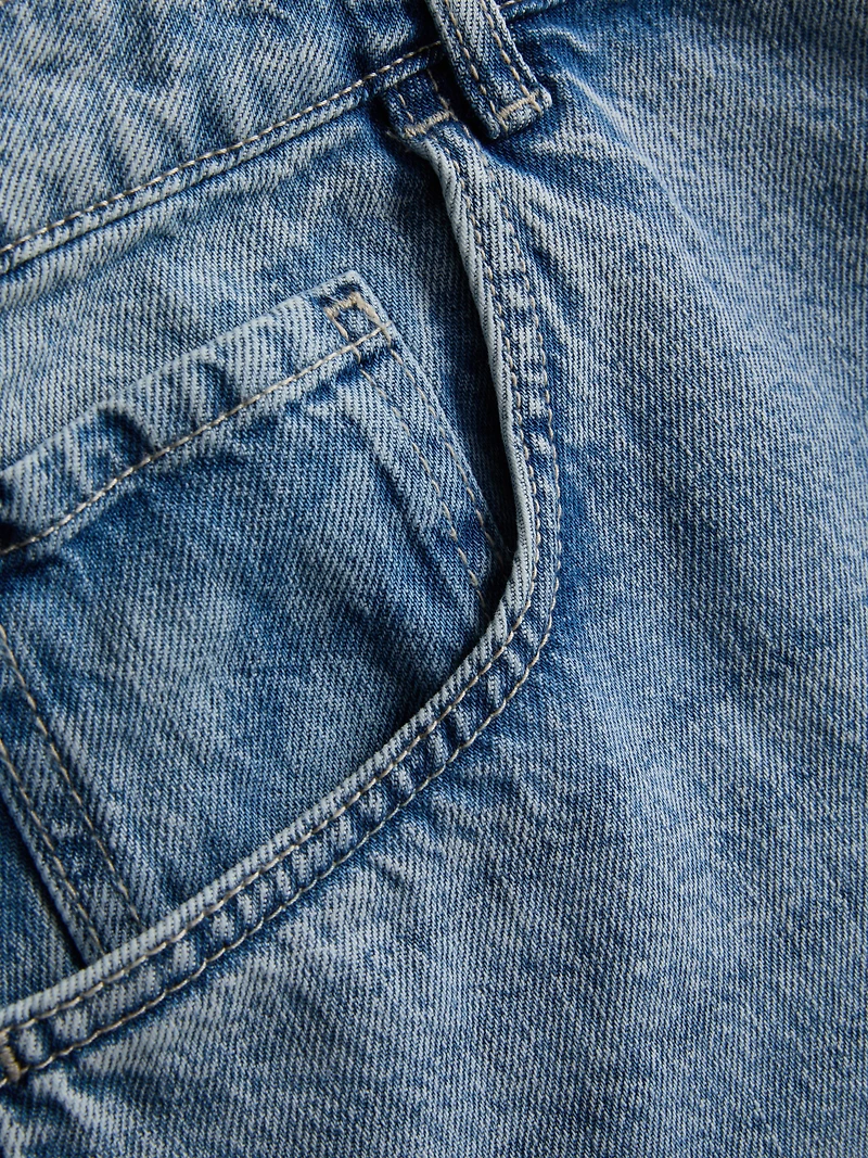 Mid-Rise Baggy Jeans