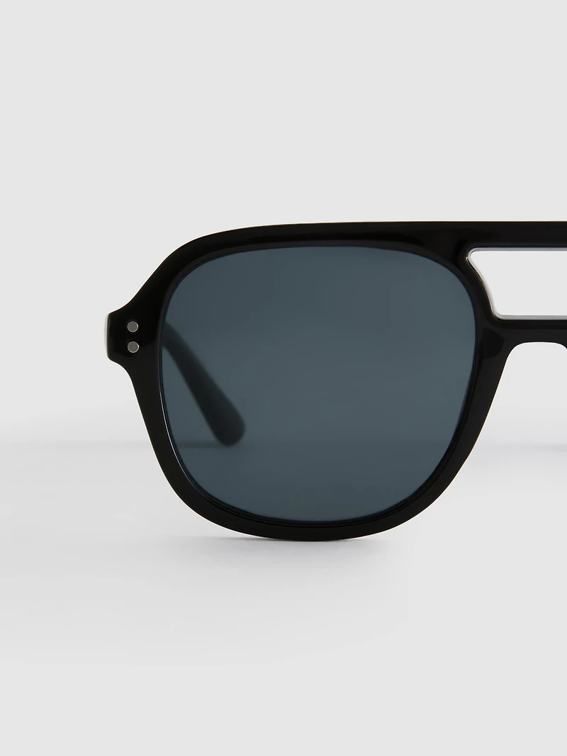 Aviator Style Sunglasses