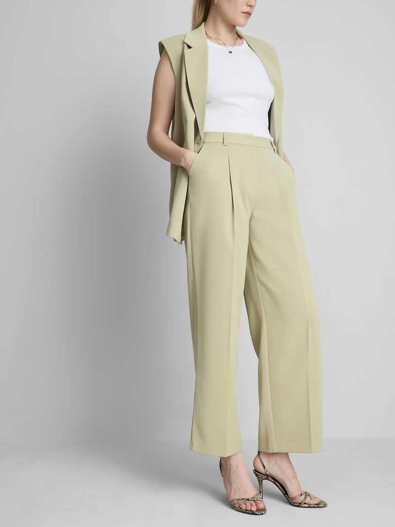 Lila Pleated Straight-Leg Pants