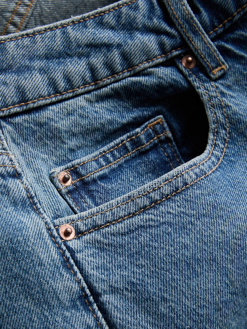 Relaxed Low-Rise Straight-Leg Denim Jeans