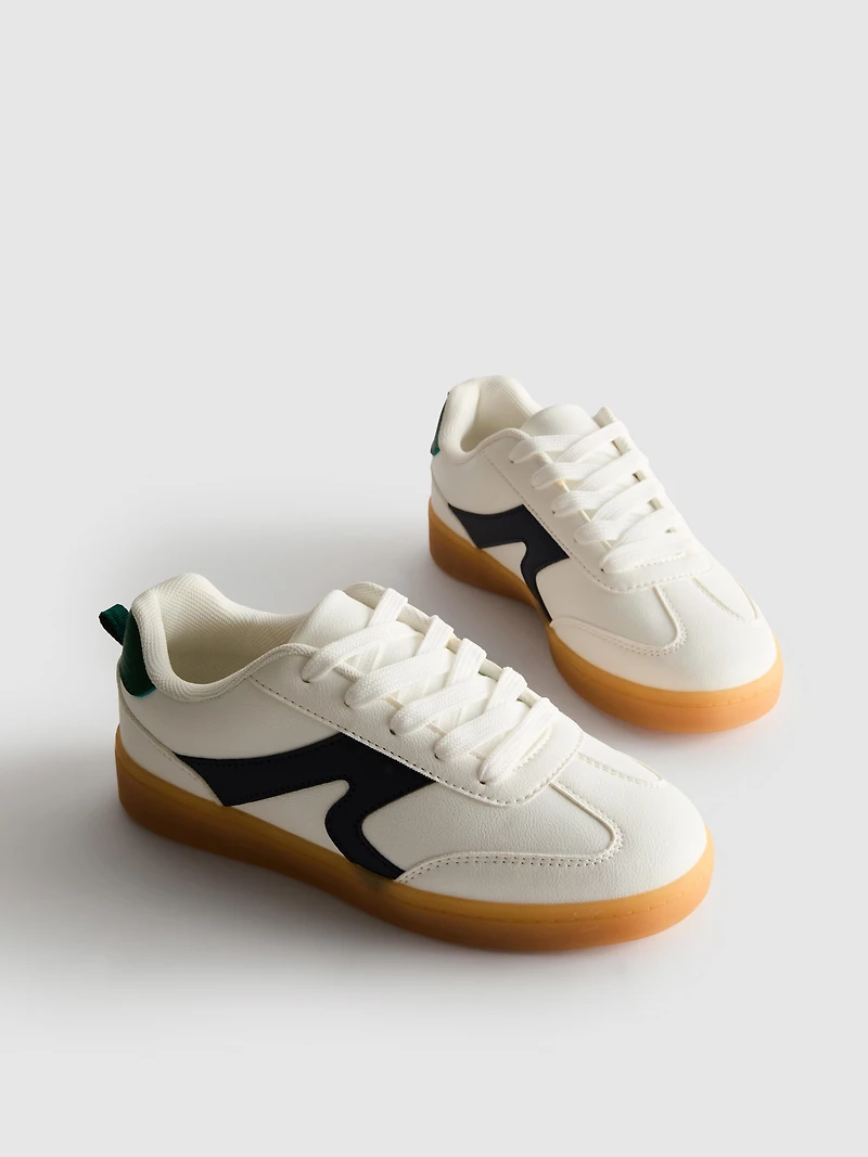Gum Sole Low-Top Sneakers