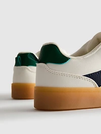 Gum Sole Low-Top Sneakers