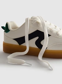 Gum Sole Low-Top Sneakers