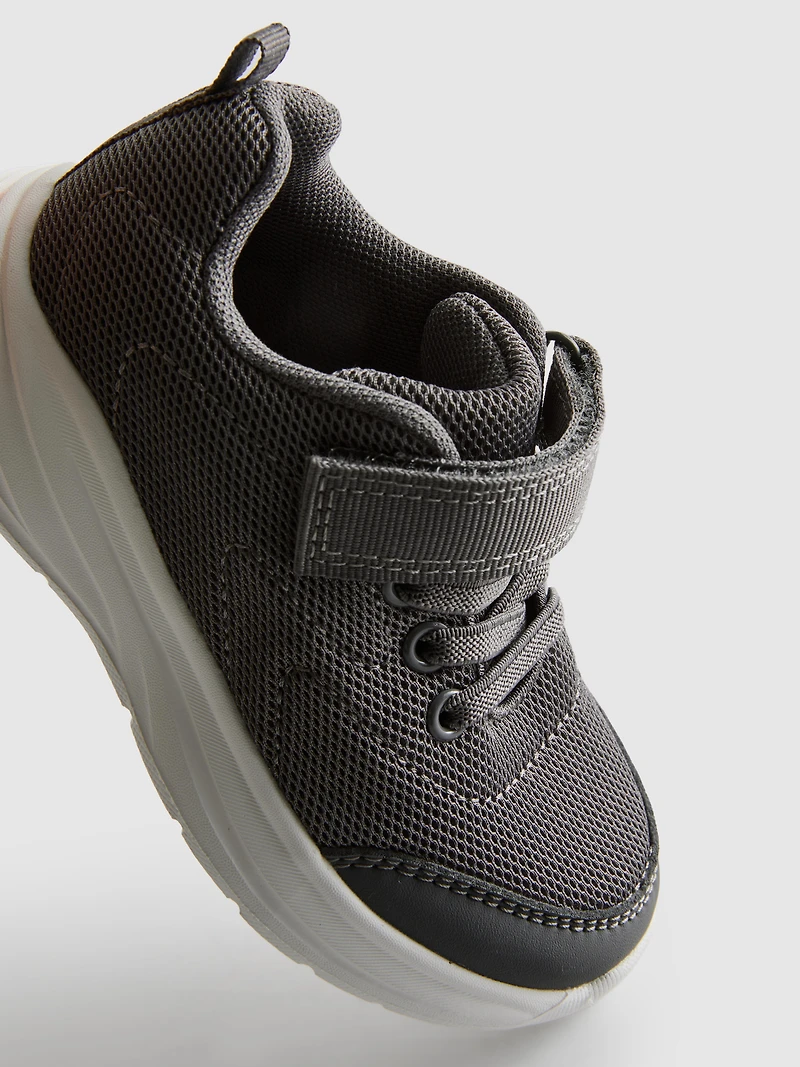 Self-Close Sneakers