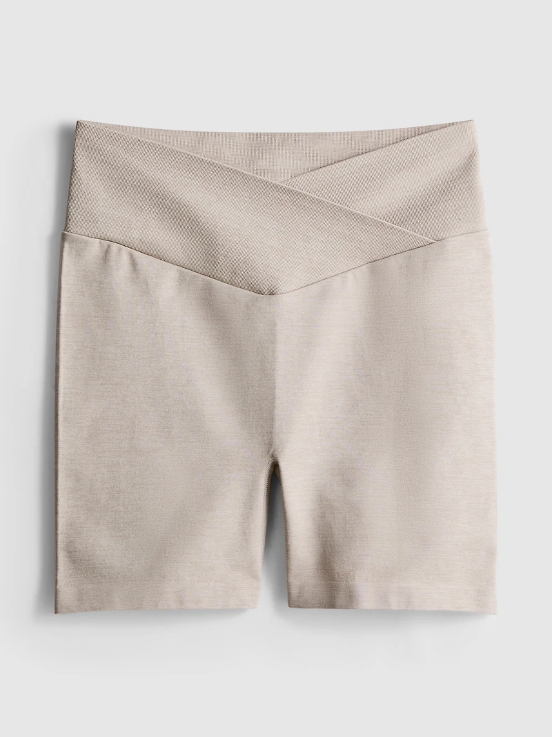Seamless Crossover-Waistband Active Shorts