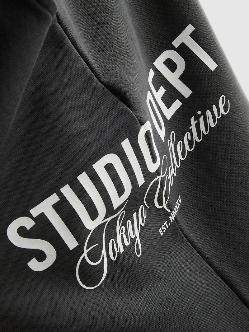 Studio Graphic Shorts