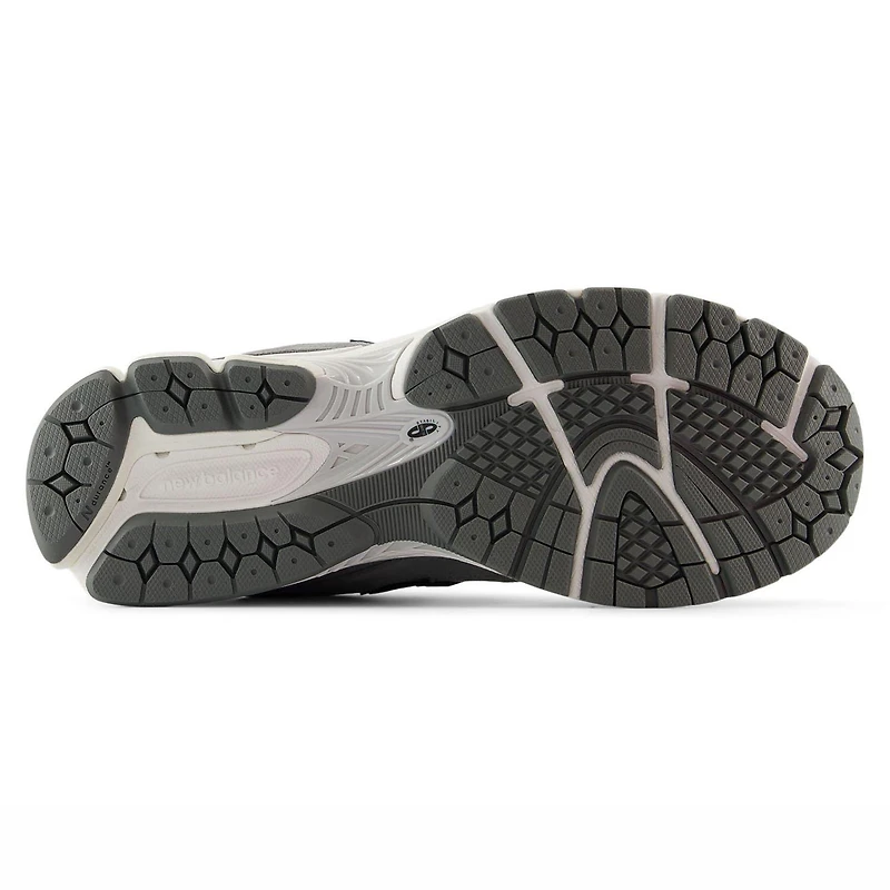 Men's 2002R Shoe
