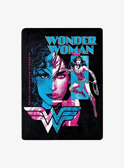 DC Comics Wonder Woman Truth Compassion Strenght Silk Touch Throw