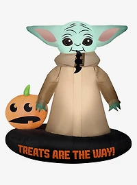 Star Wars The Mandalorian The Child With Jack-O'-Lantern Treats Are The Way Scene Airblown