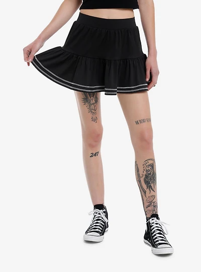 Social Collision Black & White Contrast Stitch Tiered Active Skort Plus Size