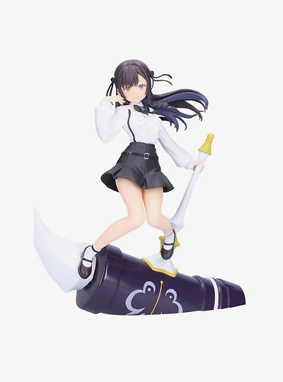 Banpresto I May Be a Guild Receptionist, But I'll Solo Any Boss to Clock Out on Time Alina Clover Figure