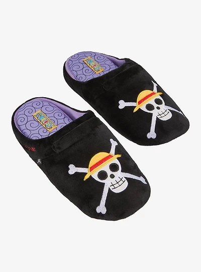 One Piece Straw Hat Crew Jolly Roger Men's Dorm Slippers — BoxLunch Exclusive