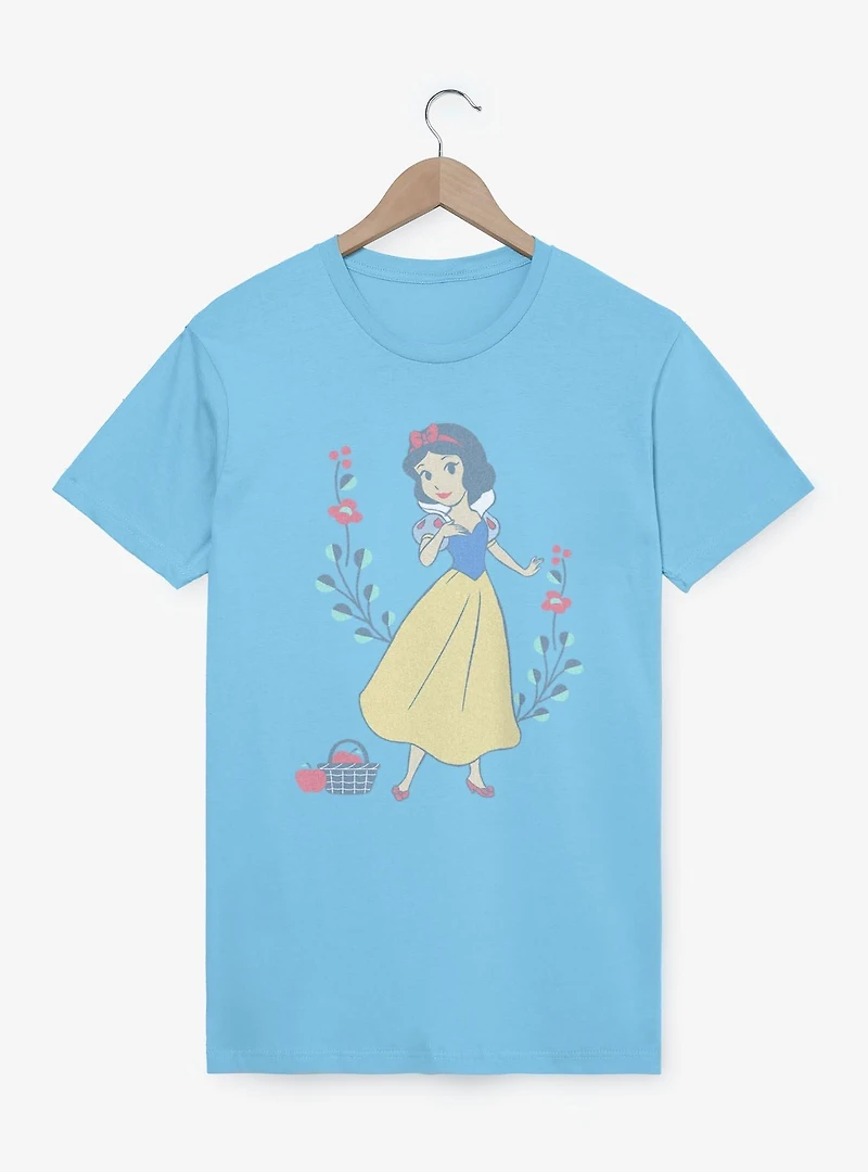 Disney Snow White and the Seven Dwarfs Apple Pose Garment Dye T-Shirt