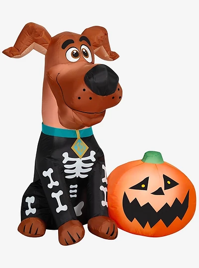 Scooby-Doo! with Pumpkin Scene Airblown