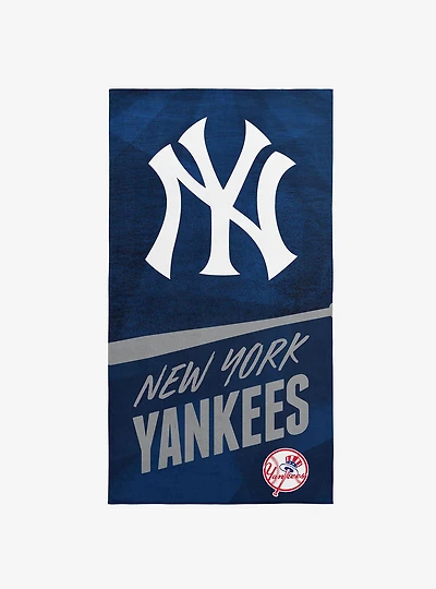MLB New York Yankees Stretch Microfiber Beach Towel