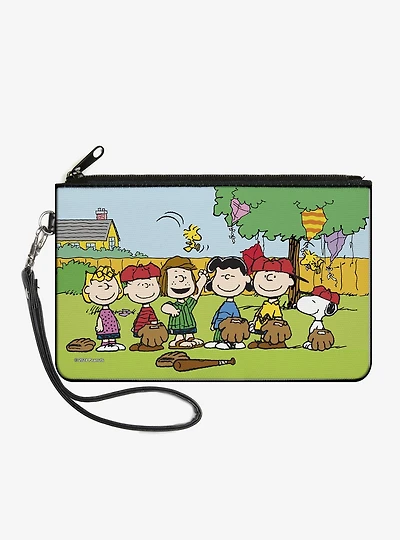 Peanuts Gang Backyard Baseball Group Pose Zip Clutch Wallet