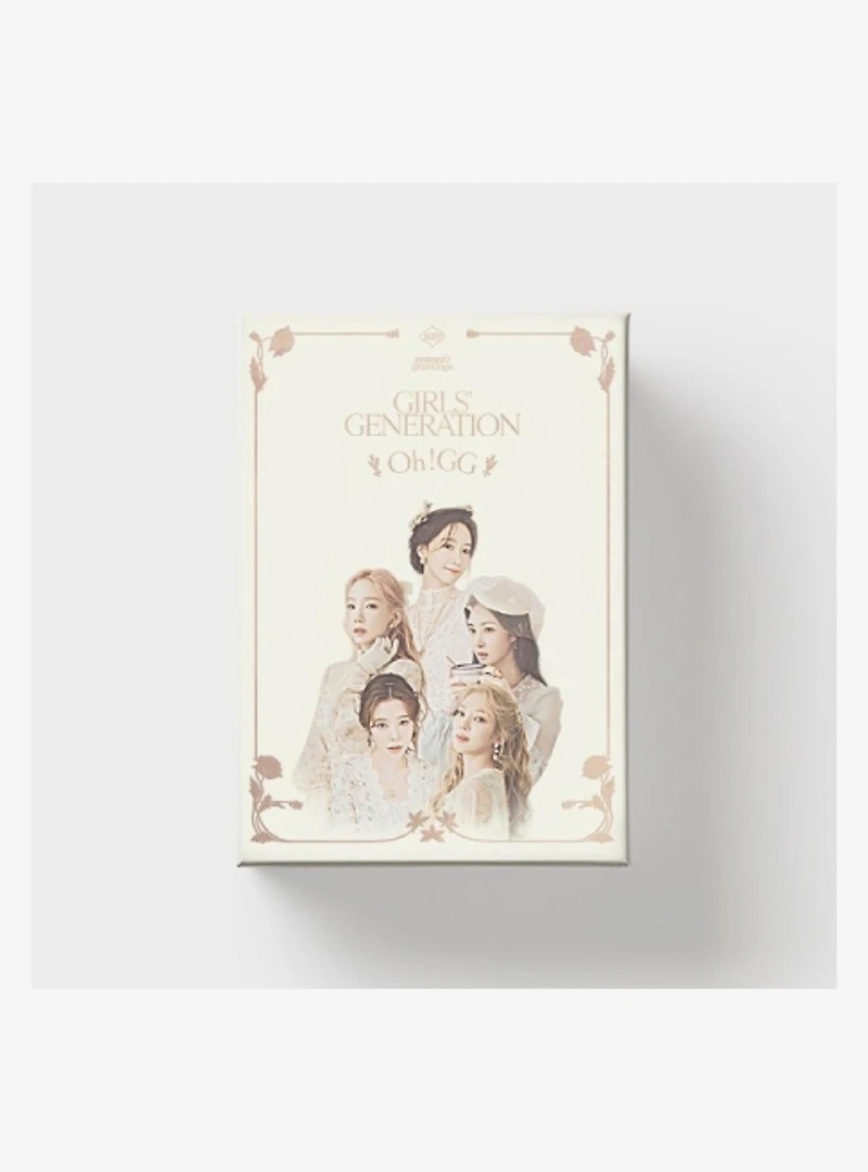 Girls' Generation 2022 Season's Greetings (Desk Calendar 120pg Hard Cover Diary)