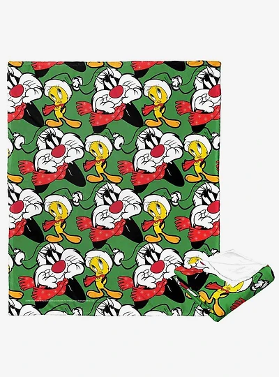 Looney Tunes Holiday Dreamers Silk Touch Throw Blanket