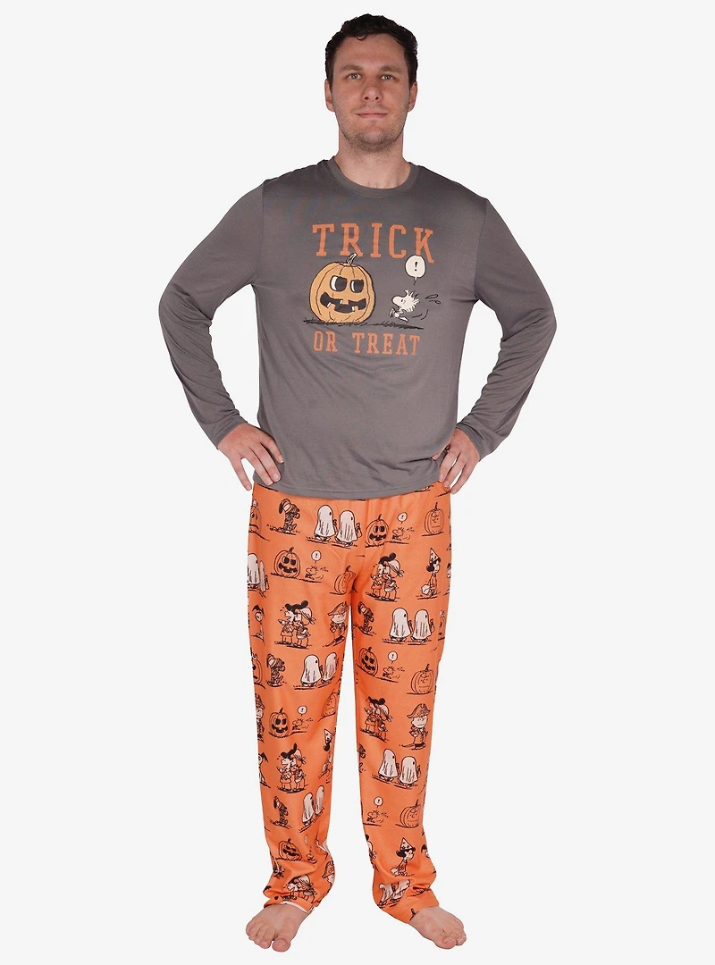 Peanuts Vintage Halloween Friends Pajama Set