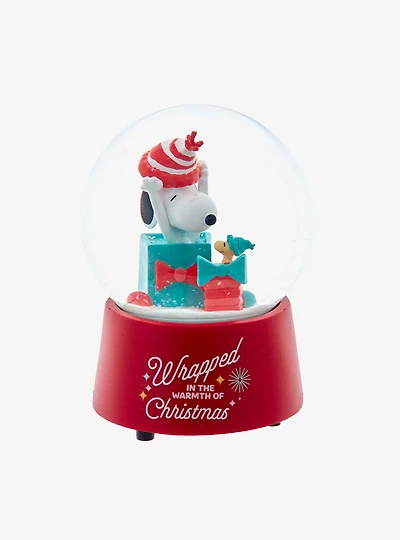 Peanuts Snoopy with Presents 100MM Musical Water Globe