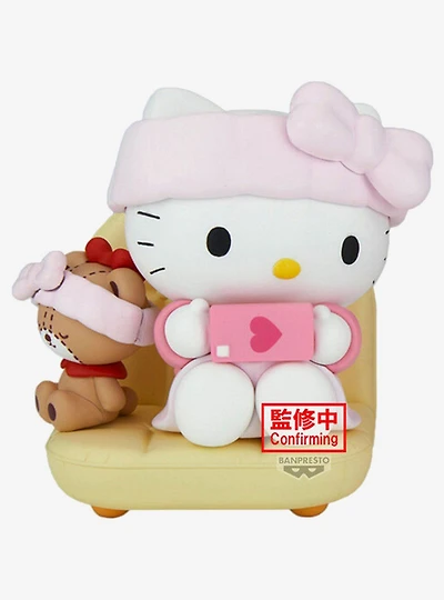 Bandai Namco Sanrio Nakayoshi Memories Relaxing Time at Home Hello Kitty Figure