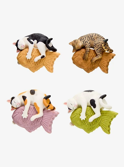 Cats & Fish Hugging Blind Box Figure