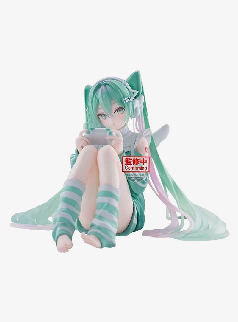 Vocaloid Hatsune Miku Game Version Holiday Memories Figure