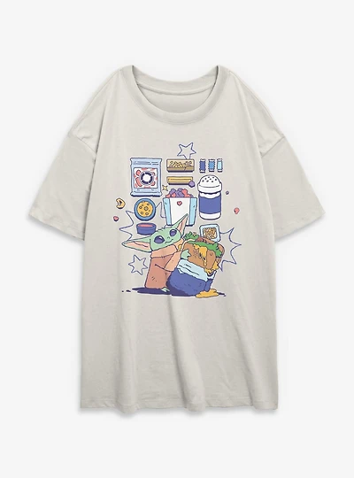 Star Wars: The Mandalorian And Grogu Enjoying Snacks Womens Oversized T-Shirt