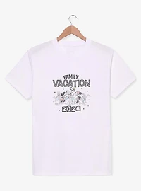 Disney Mickey Mouse & Friends Family Vacation 2026 Stars Womens T-Shirt