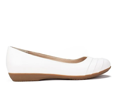 Women's Cliffs by White Mountain Clara Flats