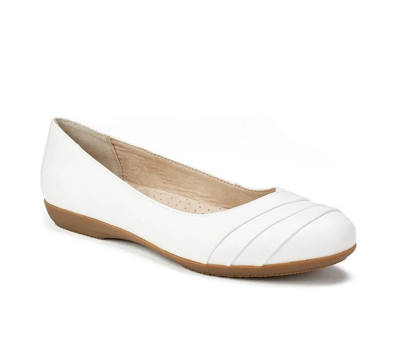 Women's Cliffs by White Mountain Clara Flats
