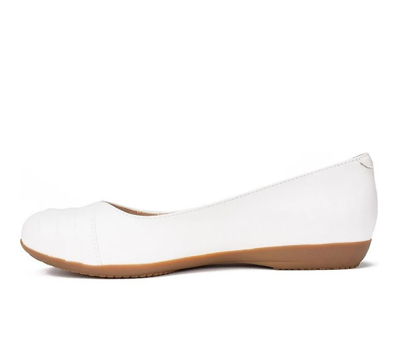 Women's Cliffs by White Mountain Clara Flats