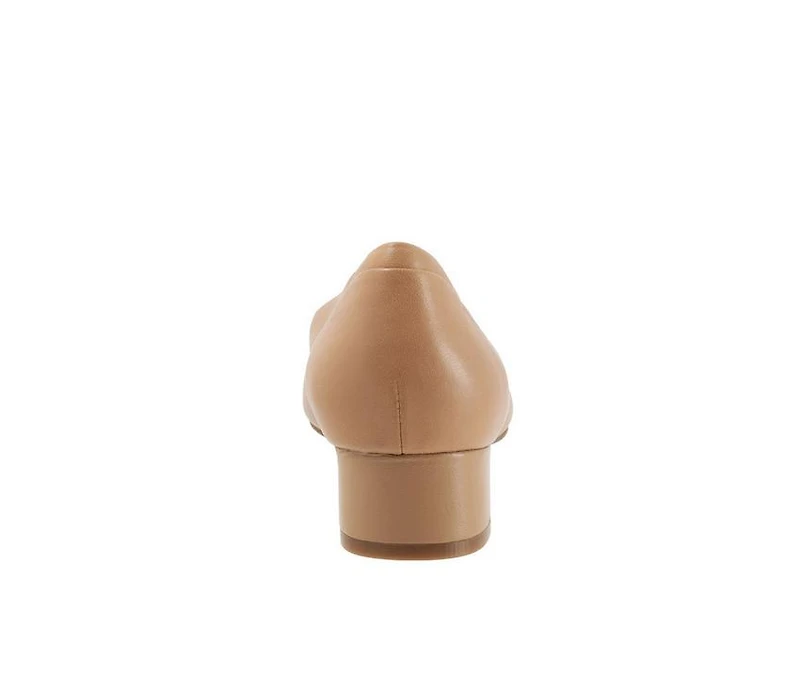 Women's Trotters Daisy Pumps