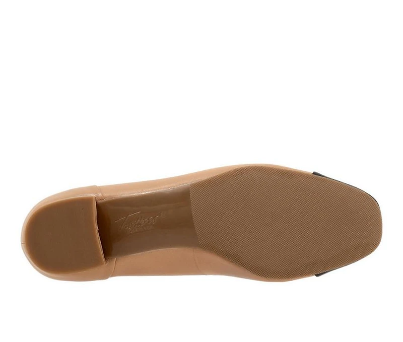Women's Trotters Daisy Pumps