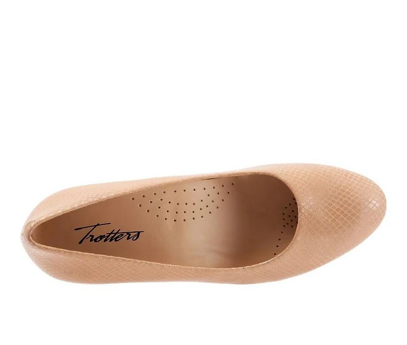 Women's Trotters Fab Pumps