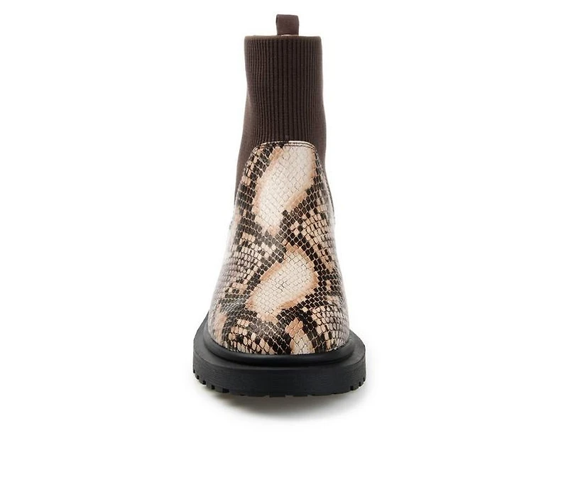 Women's Journee Collection Sabriel Lugged Boots