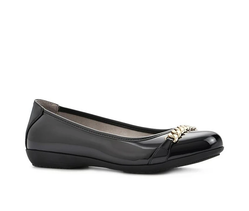 Women's Cliffs by White Mountain Charmed Flats