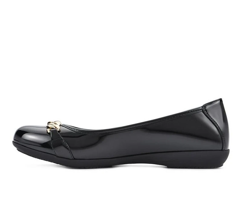 Women's Cliffs by White Mountain Charmed Flats