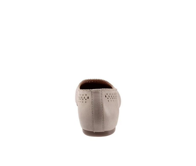 Women's Softwalk Selma Flats
