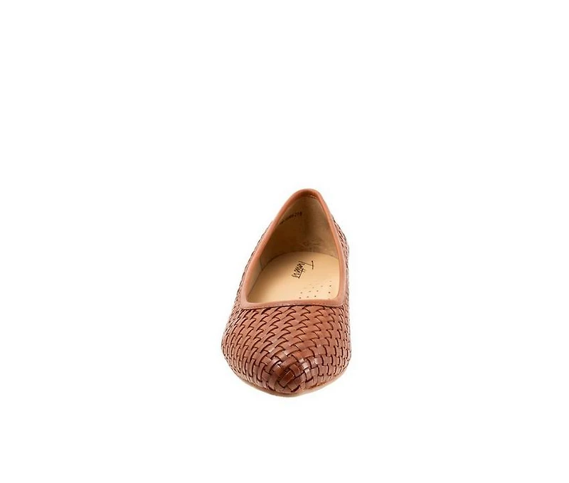 Women's Trotters Jade Pumps