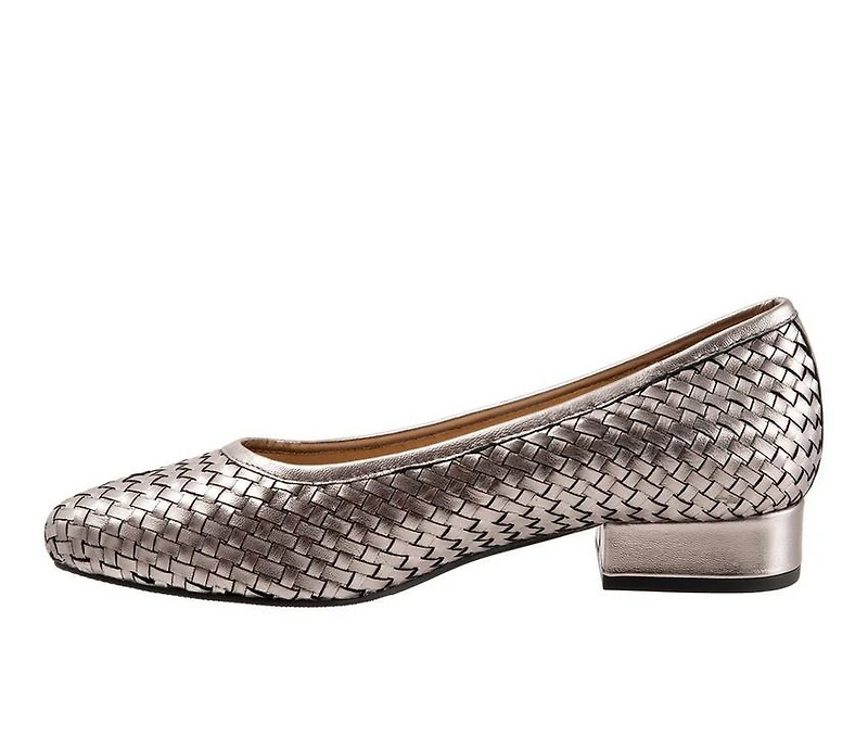Women's Trotters Jade Pumps
