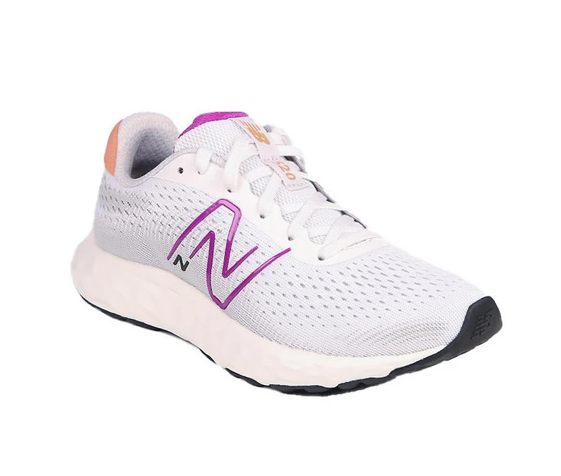 Women's New Balance W520V8 Running Shoes
