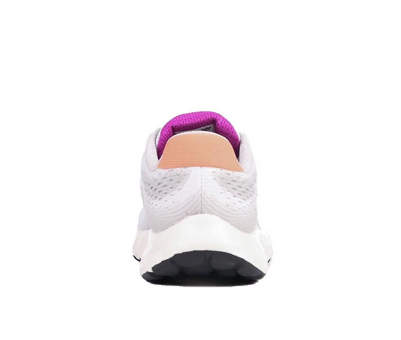 Women's New Balance W520V8 Running Shoes