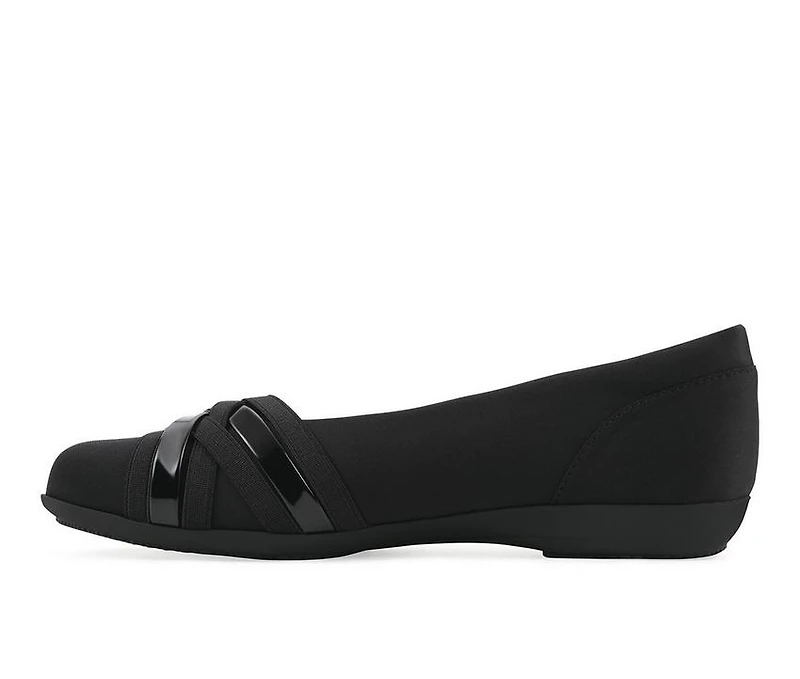 Women's Cliffs by White Mountain Chic Flats