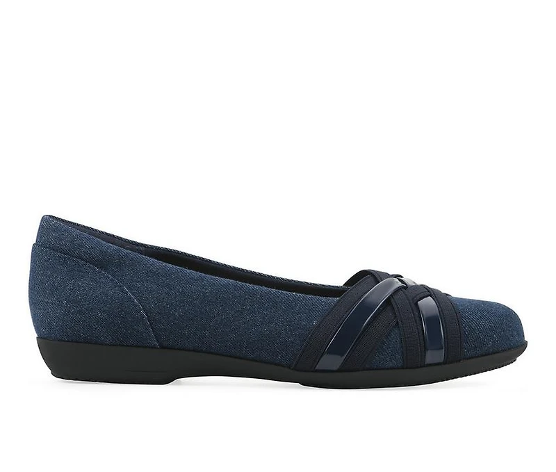 Women's Cliffs by White Mountain Chic Flats